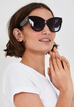 Le Specs Le Vacanze Sunglasses 14 Le Specs Le Vacanze Sunglasses -Women Clothing Sale 002838 2809 02