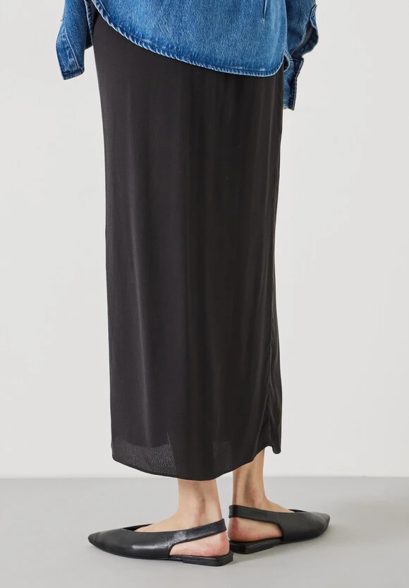 Anya Split Maxi Skirt 6 Anya Split Maxi Skirt - Image 4